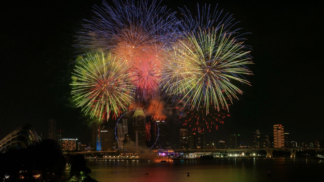 �s�[�Y�����ѻڽu�P�خ��W�]���A�A���Ϥ��b���Ѥj�ӻP���ѽ��W����A�g�嫰���y��e��